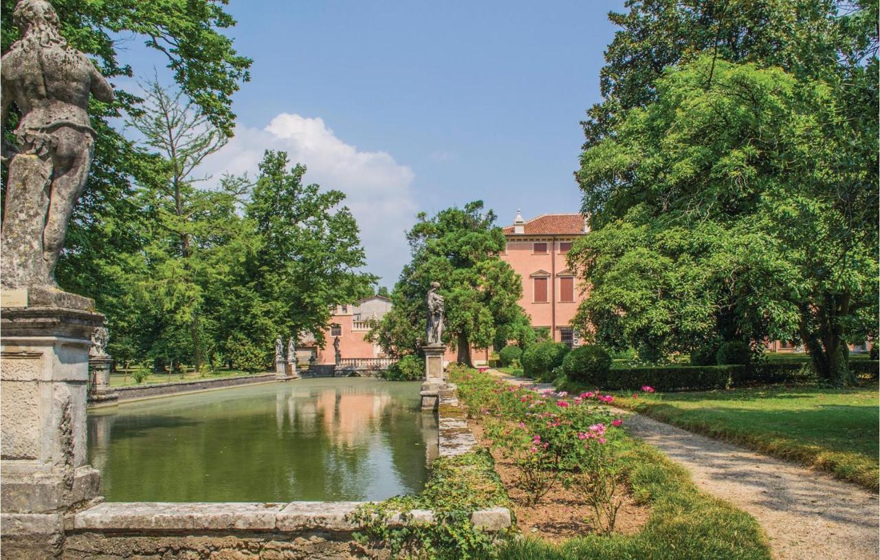 شقة Castelgomberto  في La Peschiera المظهر الخارجي الصورة